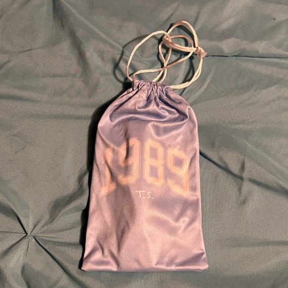 1989 TV Sunglasses - Picture 5 of 7